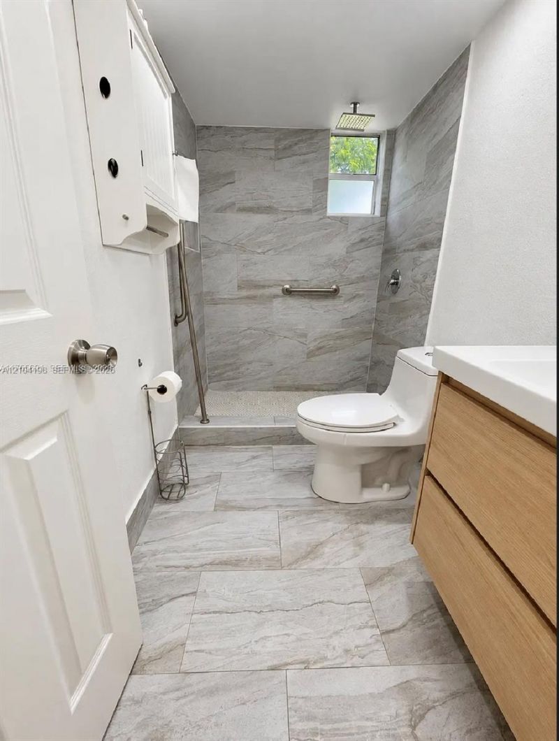 4550 NW 9th St, Unit 102E, Miami, FL 33126 Photo