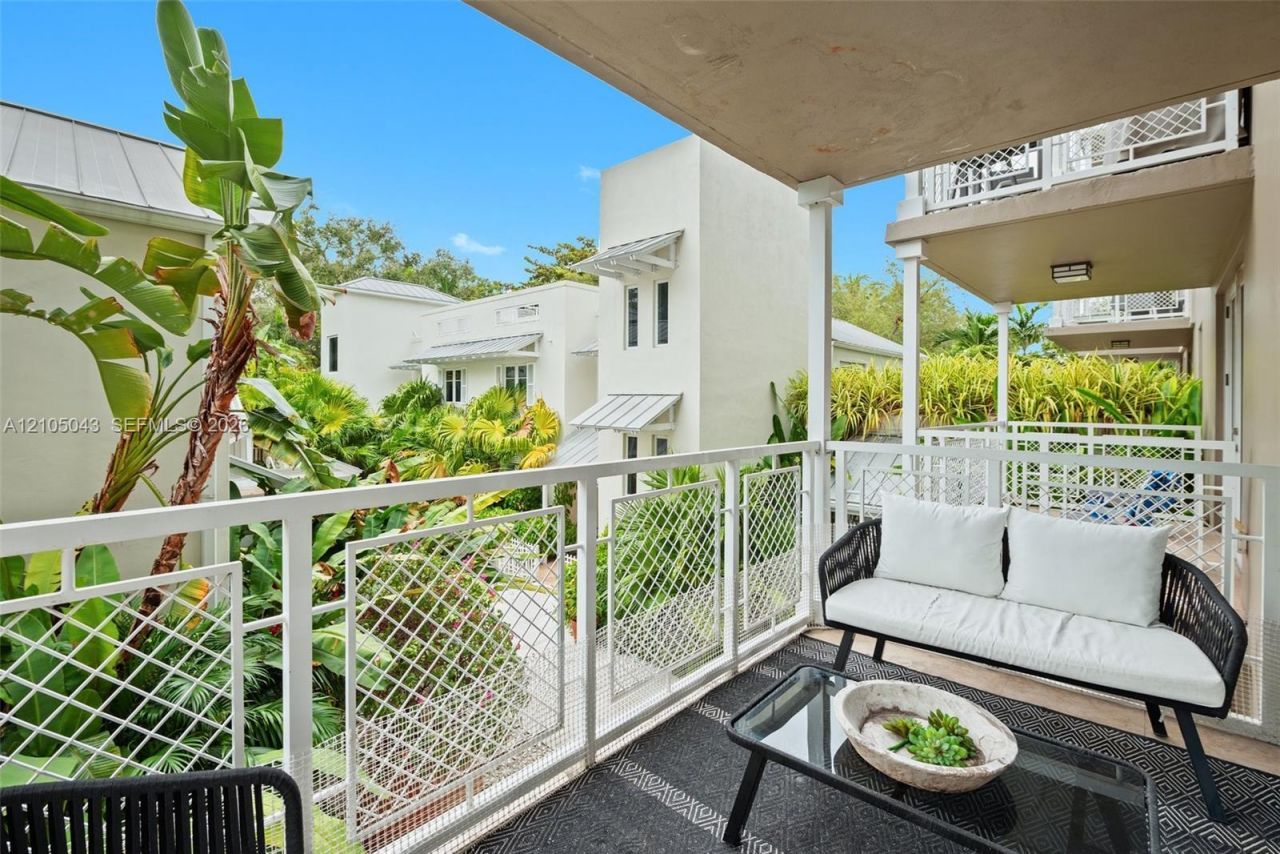 3540 Main Hwy, Unit 207, Miami, FL 33133 Photo