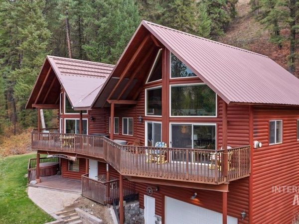 2476 N Pine Featherville Rd, Pine, ID 83647