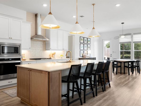 430 Barnhill LOOP, Dripping Springs, TX 78620