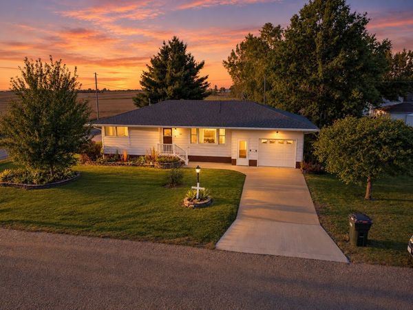 615 W Adams Street , Monroe, IA 50170
