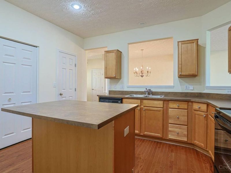 9371 Stoneybrooke, Springfield Township, OH 45231 Photo 13