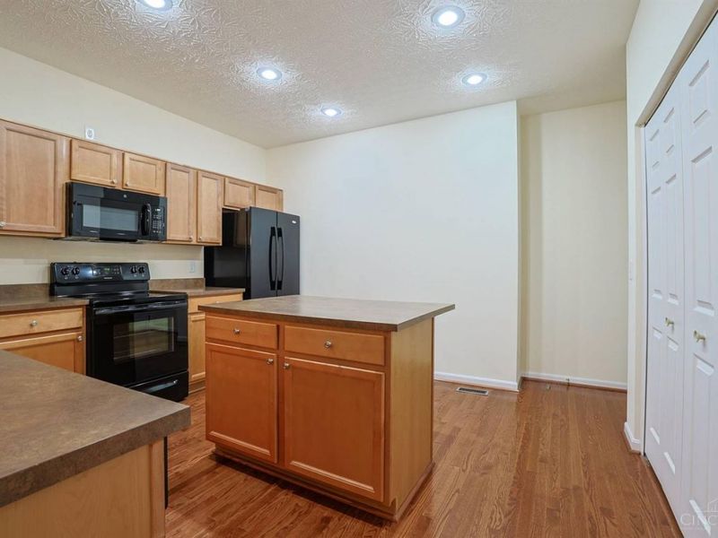 9371 Stoneybrooke, Springfield Township, OH 45231 Photo 14