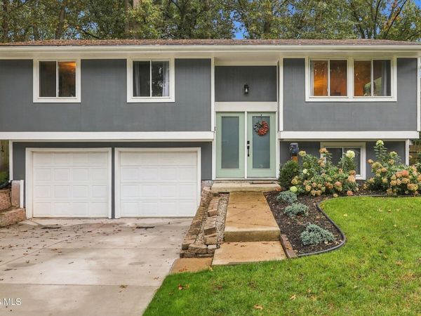 6227 W Pembridge Drive, Toledo, OH 43615