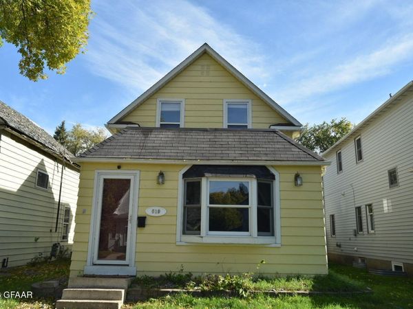 519 CHESTNUT Street , Grand Forks, ND 58201