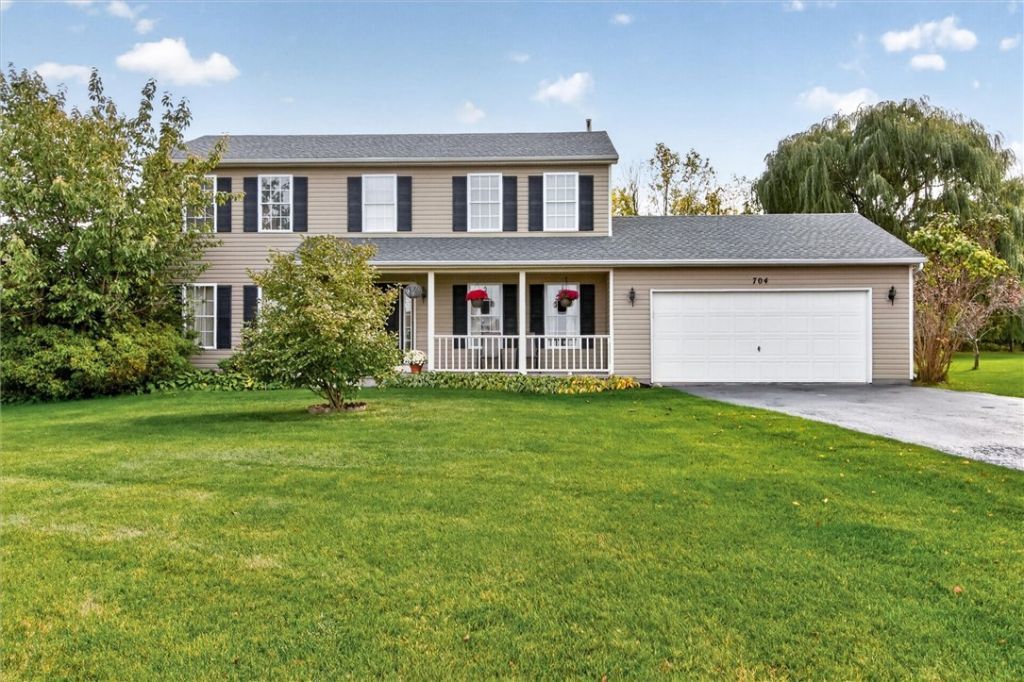 704 Lake View Knls, Ontario, NY 14519 Main Photo
