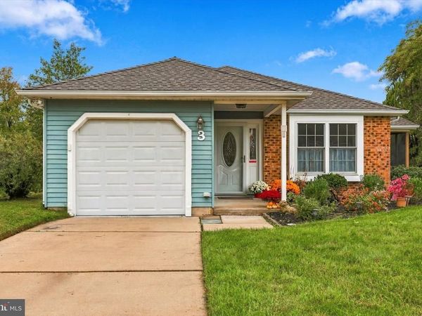 3 AVANDALE COURT, MT LAUREL, NJ 08054