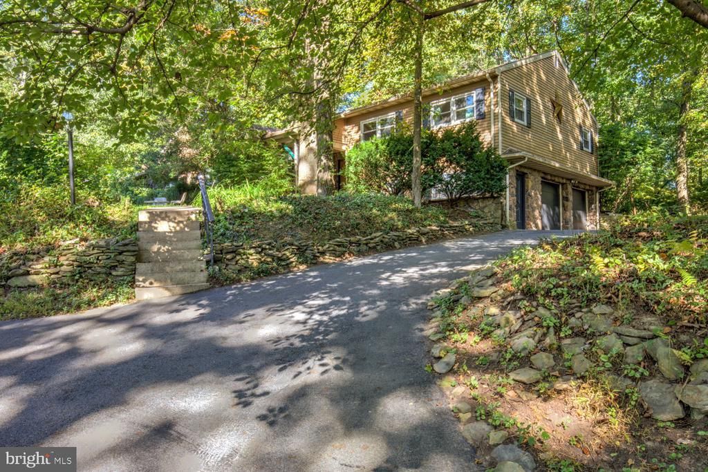 112 ANGELA DRIVE , NEW HOLLAND, PA 17557