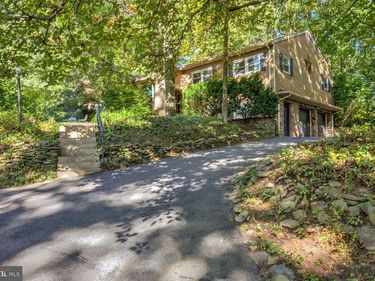112 ANGELA DRIVE, NEW HOLLAND, PA 17557