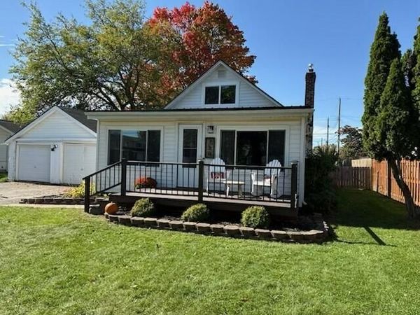 750 McMunn Street, South Lyon, MI 48178