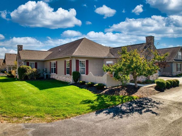 1515 Center Park Drive , Marion, OH 43302