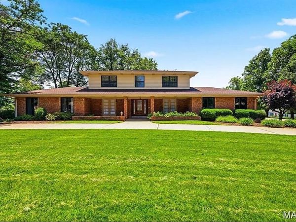 14196 Cross Trails Drive, Chesterfield, MO 63017