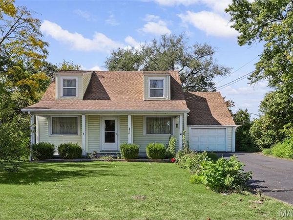 2718 Curvey Street, Godfrey, IL 62035