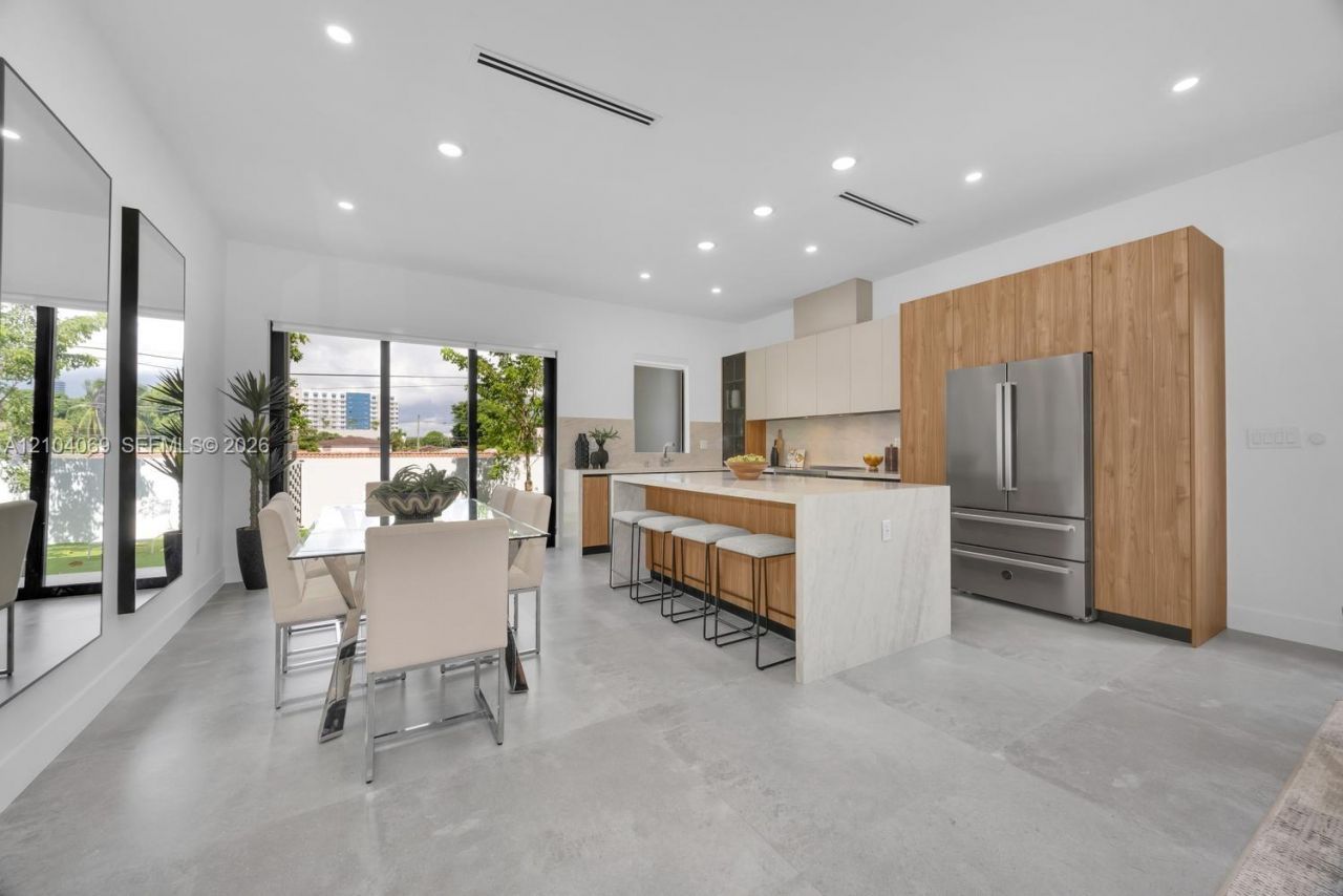 1771 NW 3 St , Miami, FL 33125 Photo