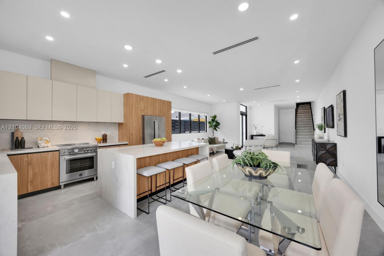 1771 NW 3 St , Miami, FL 33125 Photo