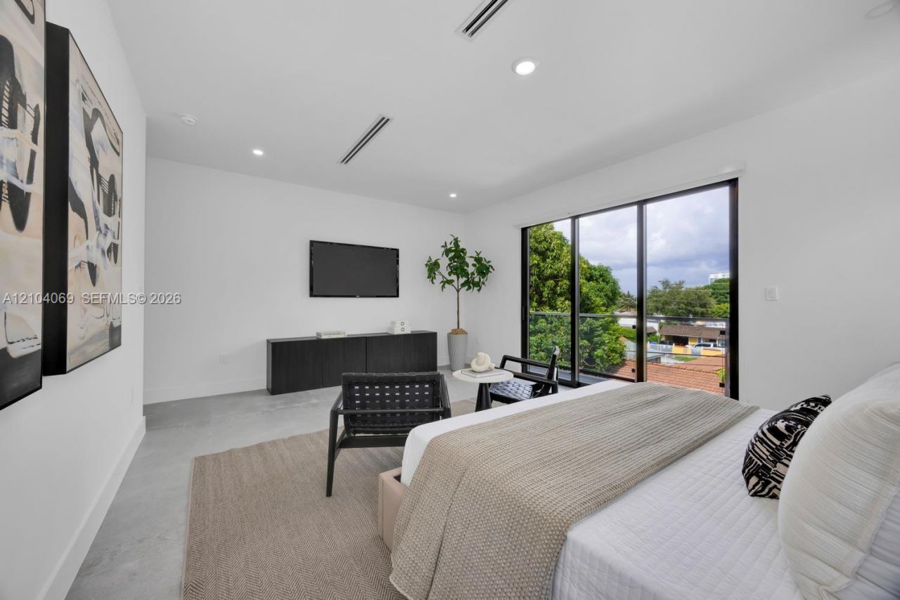 1771 NW 3 St , Miami, FL 33125 Photo