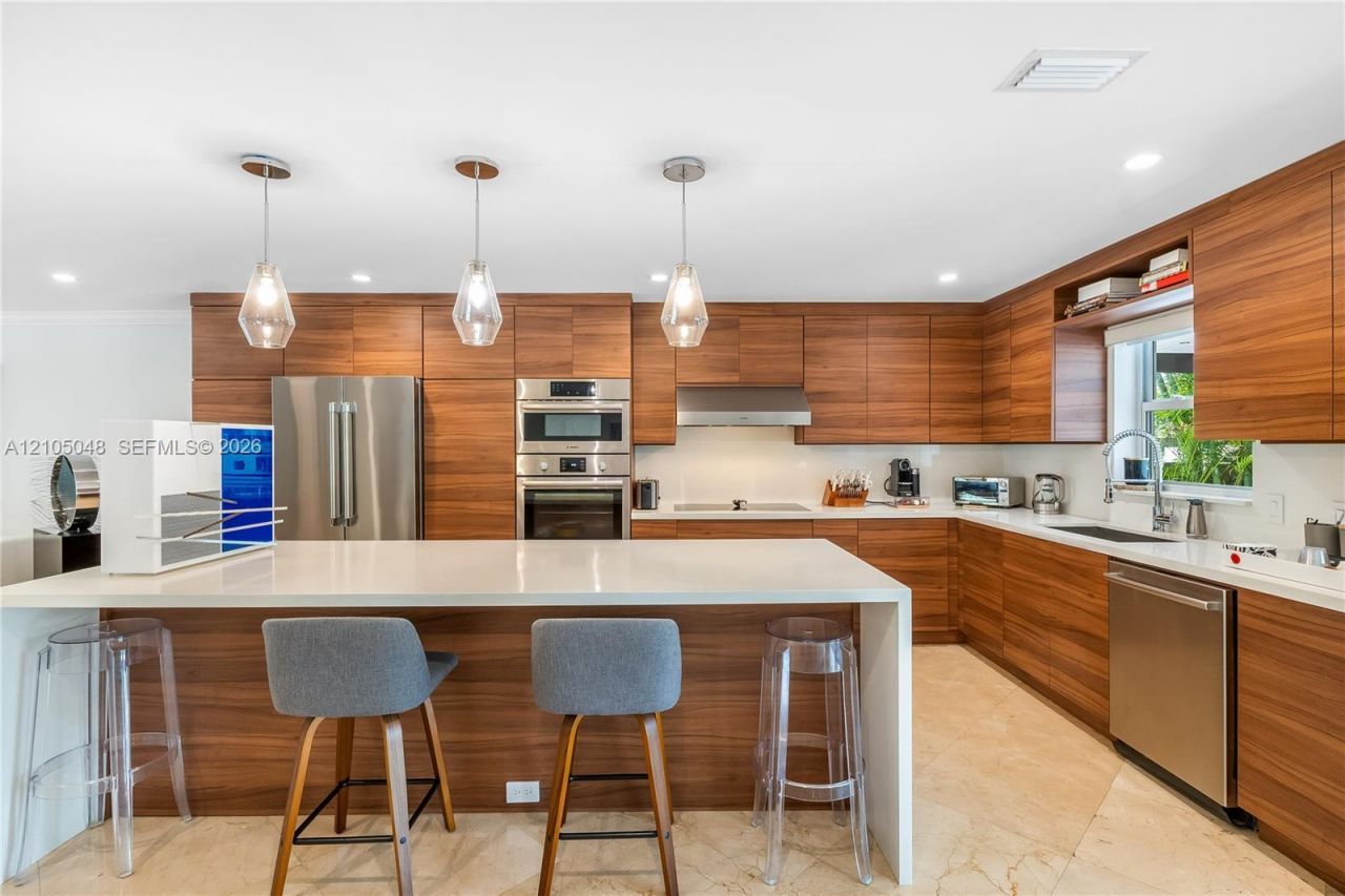13100 Keystone Ter , North Miami, FL 33181 Photo