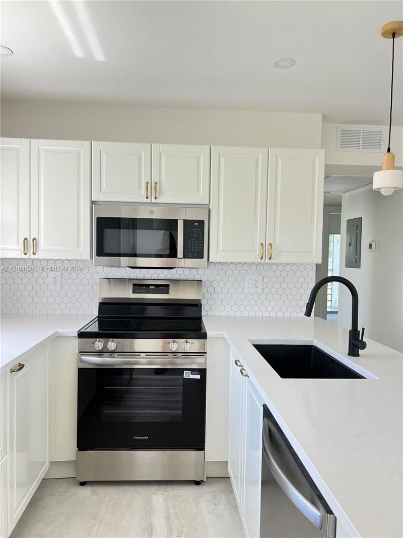 495 Fanshaw L , Boca Raton, FL 33434 Photo
