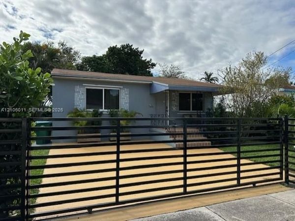 810 NW 43rd St, Miami, FL 33127