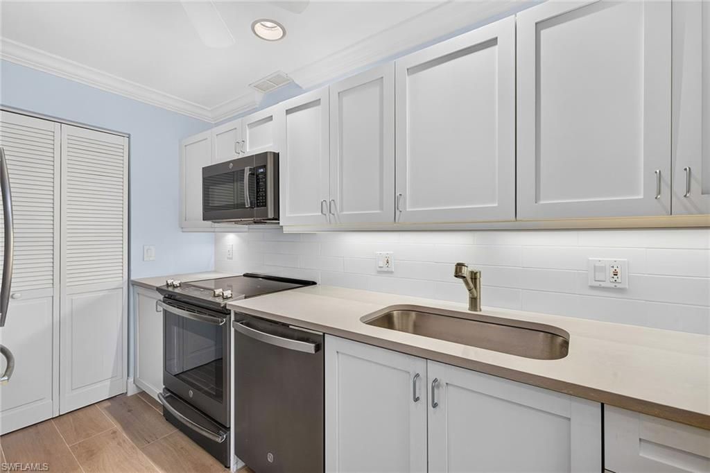 788 Park Shore Dr, Unit D36, Naples, FL 34103 Photo