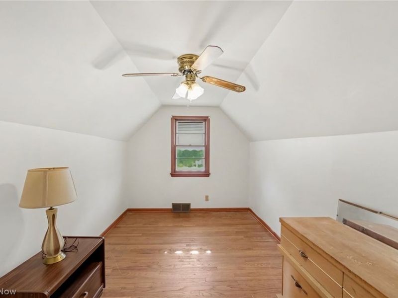 17829 Dillewood Road, Cleveland, OH 44119 Photo 15