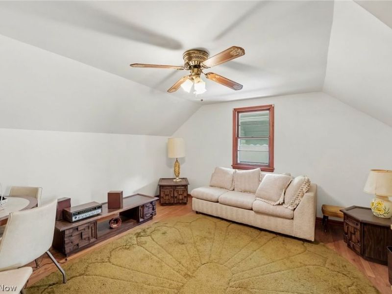 17829 Dillewood Road, Cleveland, OH 44119 Photo 17