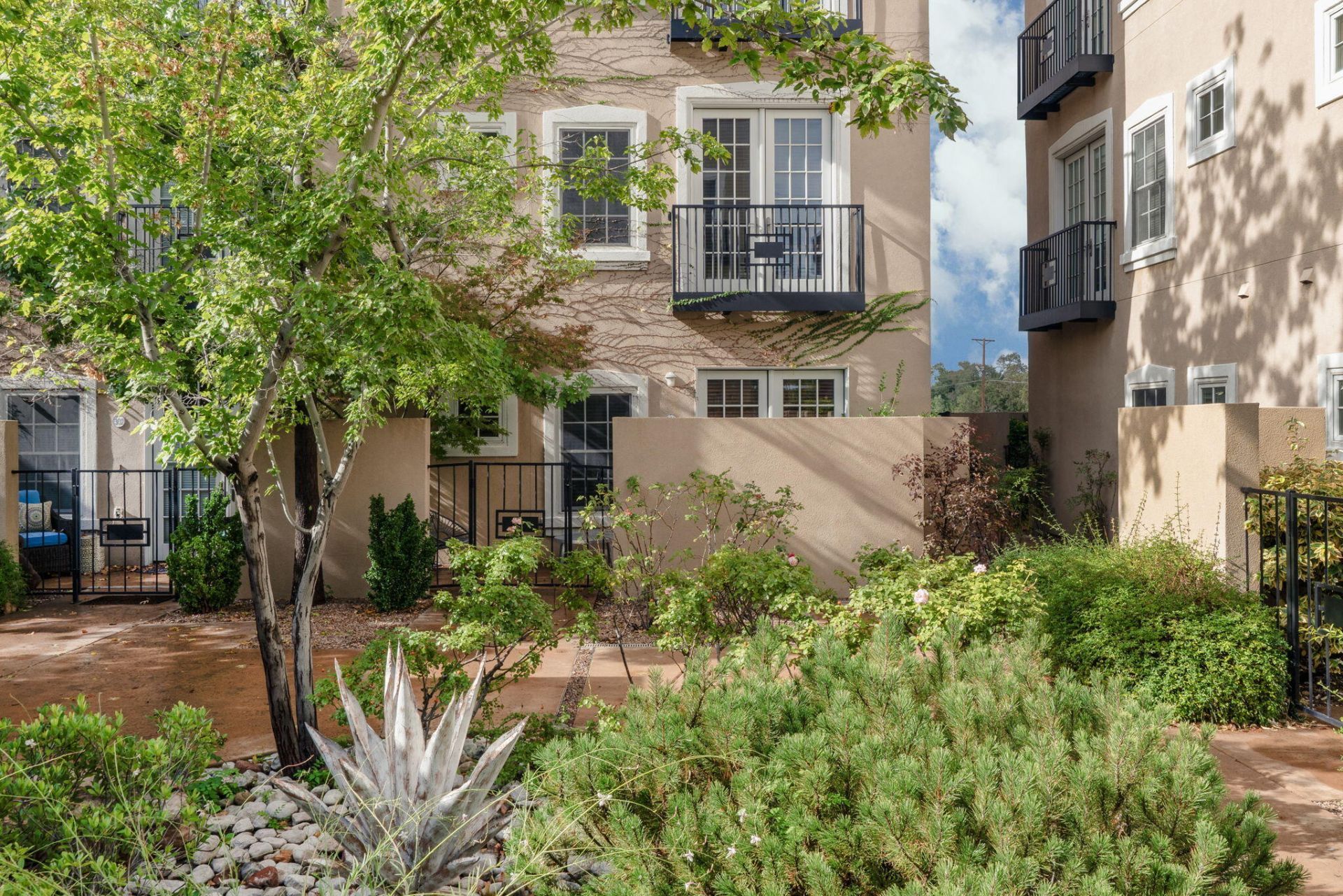 1900 Central Avenue Sw, Unit APT 301, Albuquerque, NM 87104 Main Photo