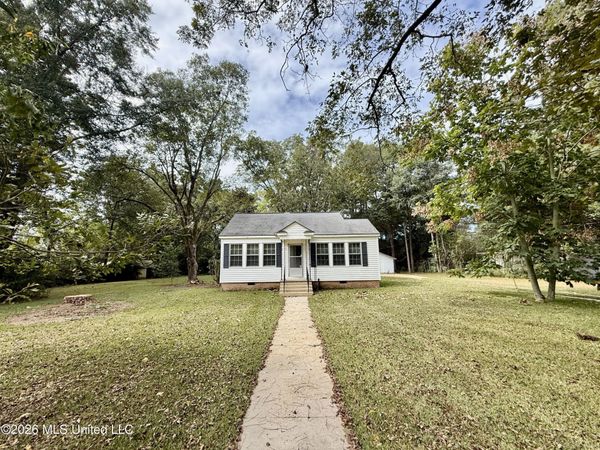302 3rd Avenue, Magee, MS 39111
