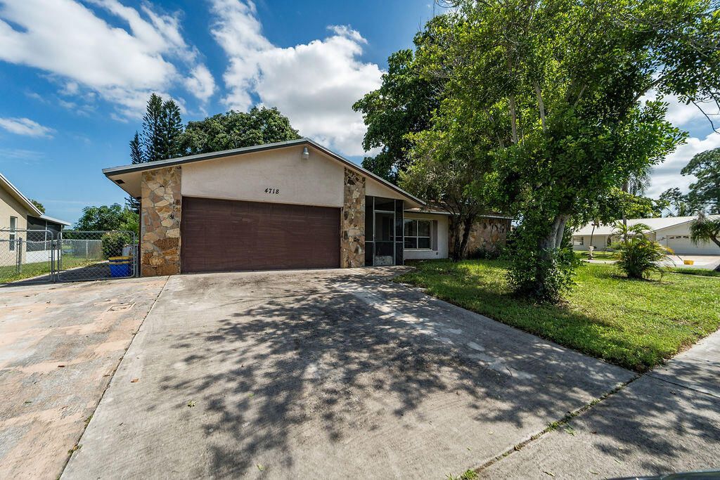 4718 Blue Pine Circle, Greenacres, FL 33463 Photo