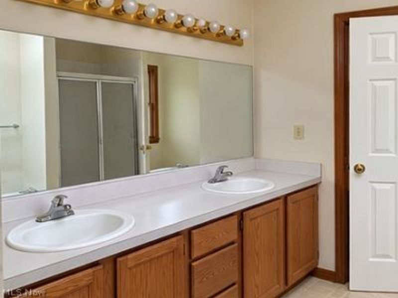 33745 Blue Heron Drive, Solon, OH 44139 Photo 14