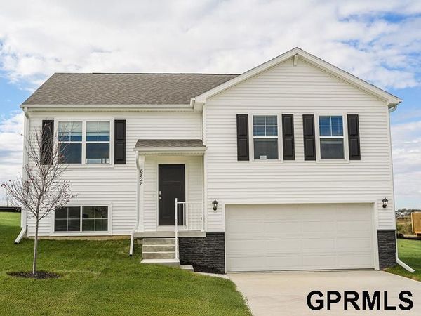 6528 N 187th Street, Elkhorn, NE 68007