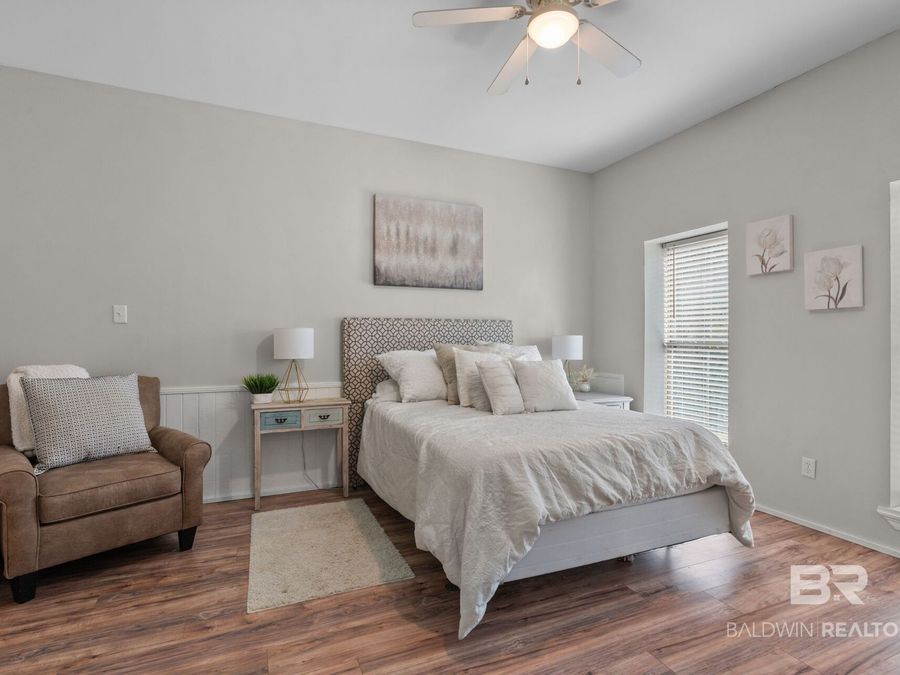 Property Image 100