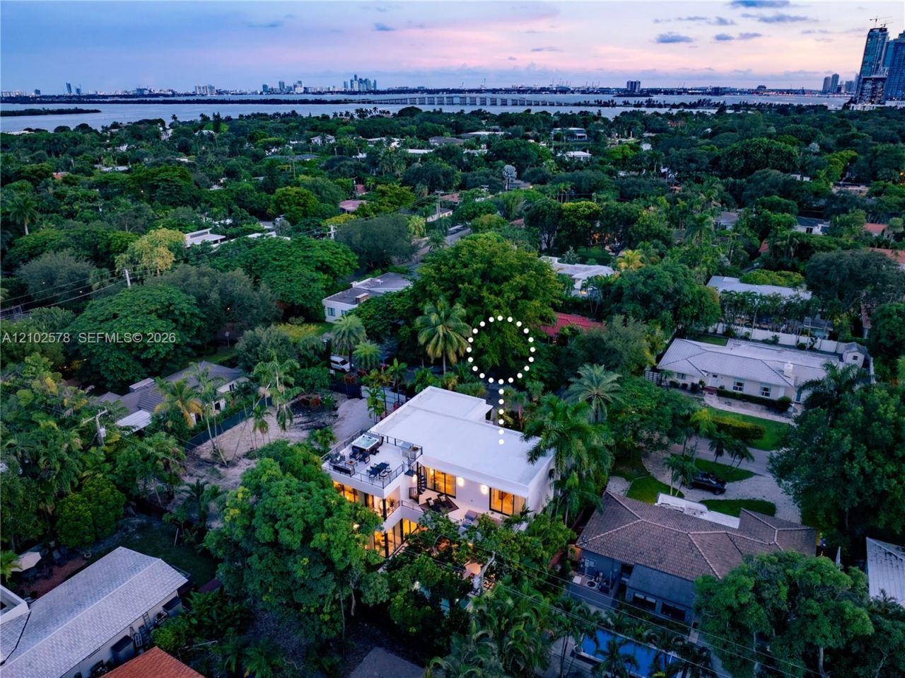 451 NE 52nd St , Miami, FL 33137 Photo