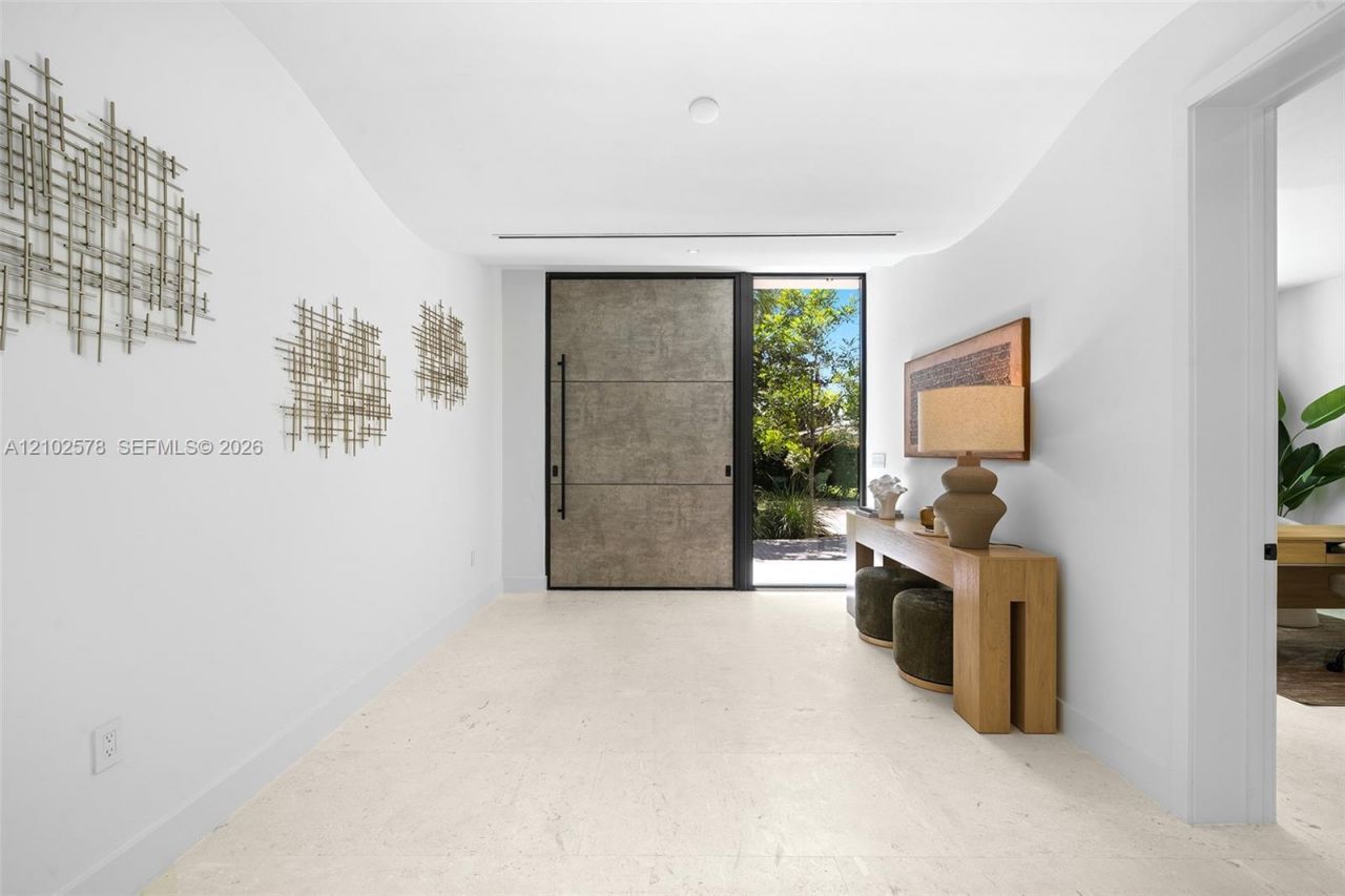 451 NE 52nd St , Miami, FL 33137 Photo