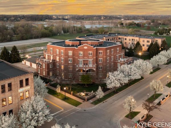 141 Central Avenue, Unit 420, Holland, MI 49423