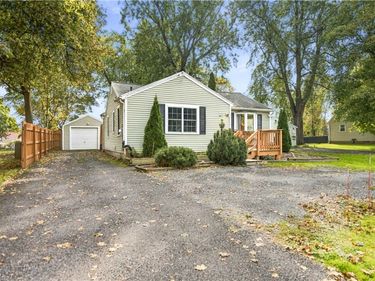157 Lowden Point Road, Rochester, NY 14612