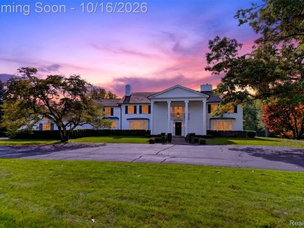 271 Lone Pine Road, Bloomfield Hills, Mi 48304