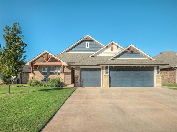 2205 Northfork Drive, Moore, OK 73160