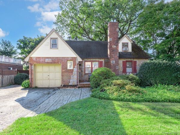 19 Plymouth Drive S, Glen Head, NY 11545