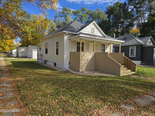 225 5TH AVENUE SW, Watertown, SD 57201