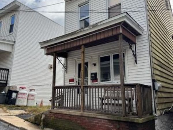318 W CHESTER STREET, SHENANDOAH, PA 17976