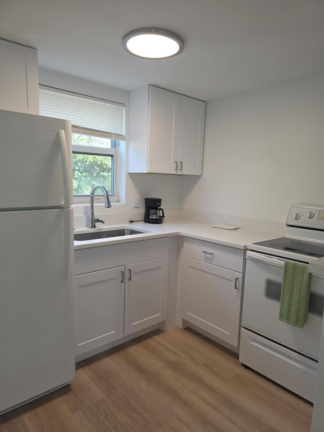 911 N Federal Highway, Unit 102, Lake Worth Beach, FL 33460 Photo
