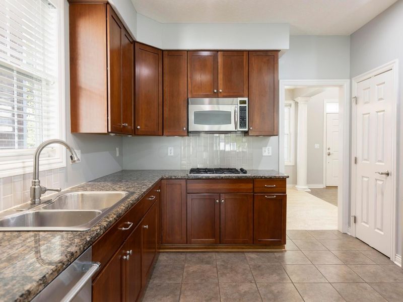 8081 Chatham Green Drive, New Albany, OH 43054 Photo 12