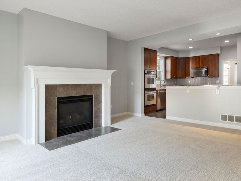 8081 Chatham Green Drive, New Albany, OH 43054 Photo 6