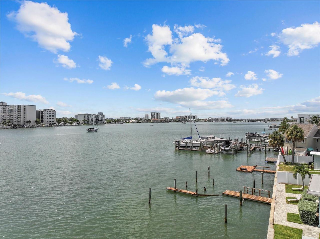 699 Bay Esplanade, Unit 302, Clearwater, FL 33767 Photo