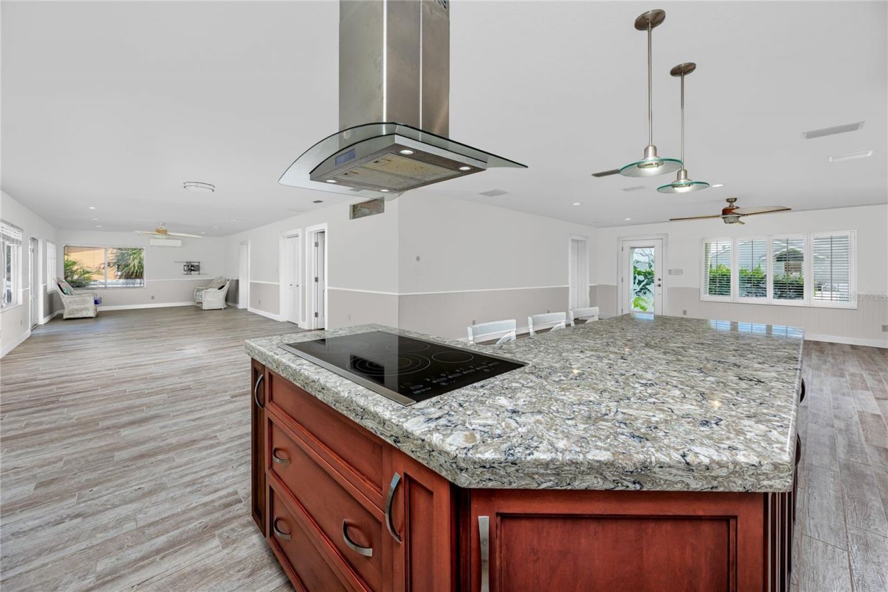600 Normandy Road, Madeira Beach, FL 33708 Photo