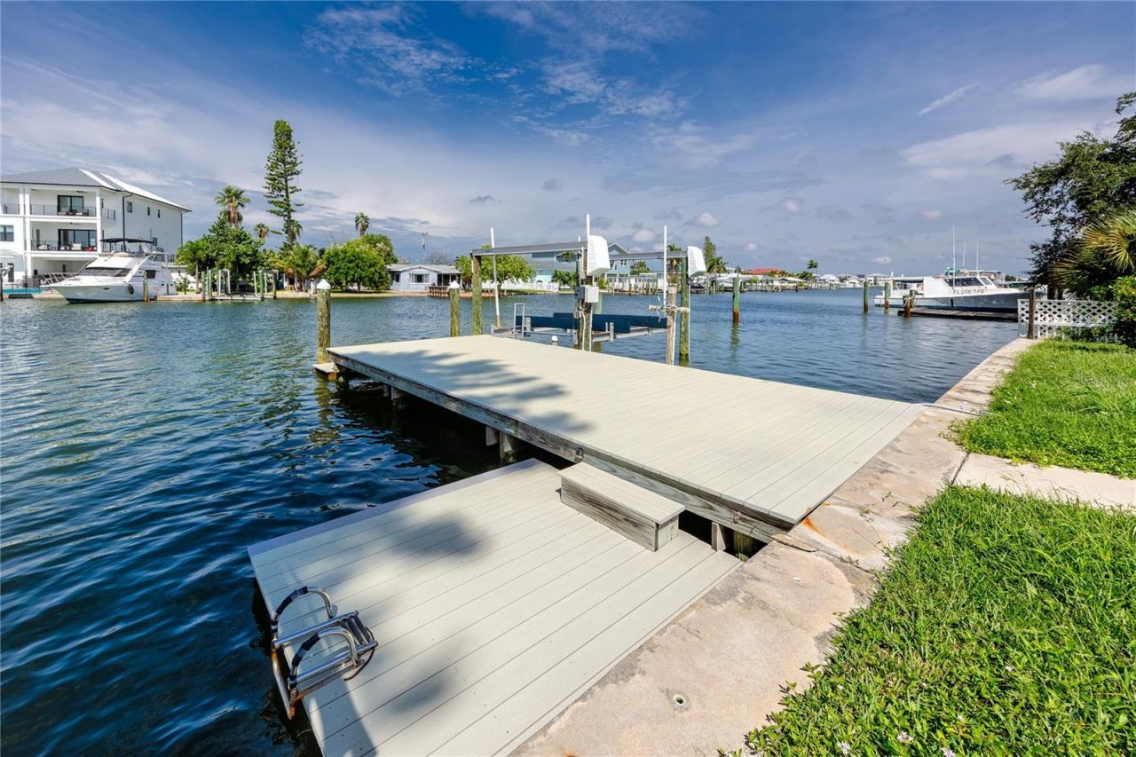 600 Normandy Road, Madeira Beach, FL 33708 Photo