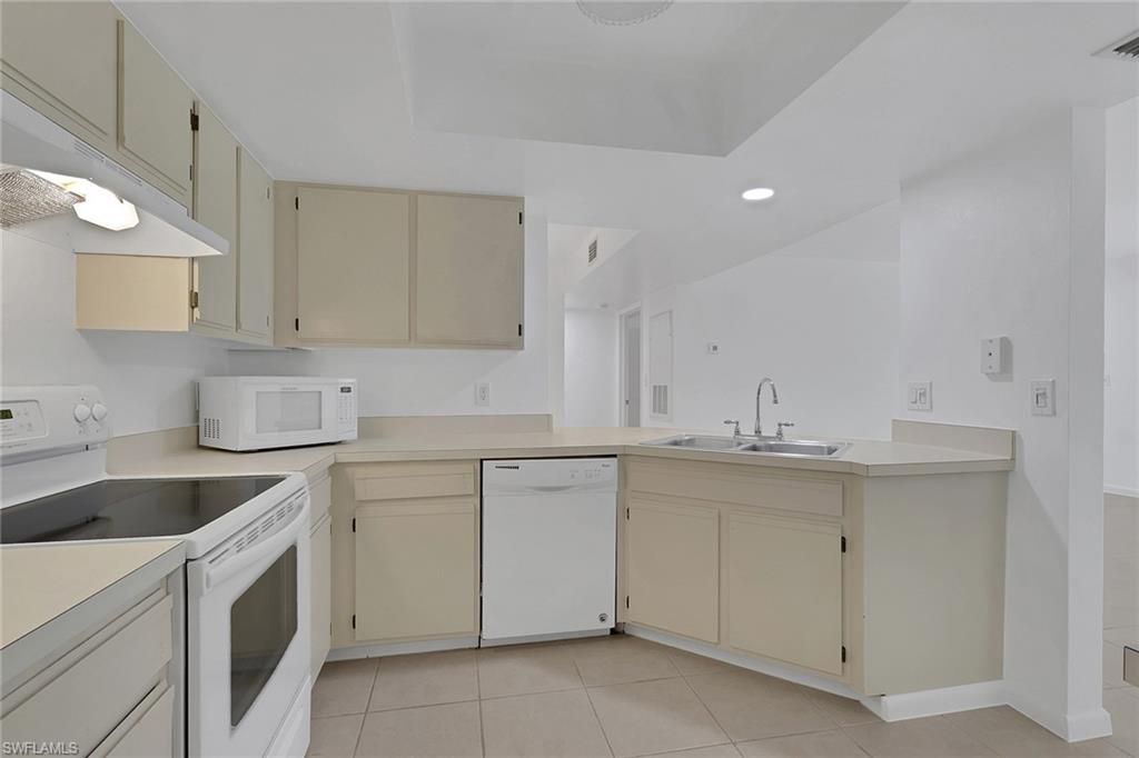 3180 Seasons Way , Unit 916, Estero, FL 33928 Photo