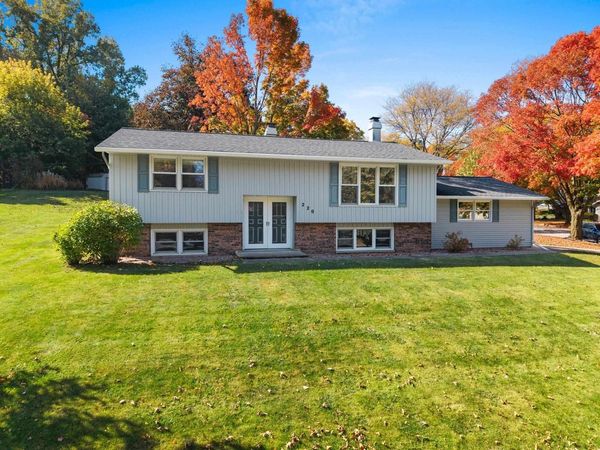 220 CLIFFVIEW DRIVE, Green Bay, WI 54302