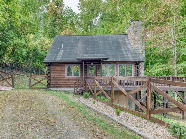 610 Amber Drive , Bakersville, NC 28705